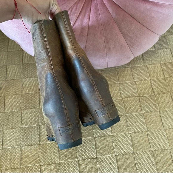 Sorel Joan of Arc I brown wedge booties 10 - Picture 6 of 7
